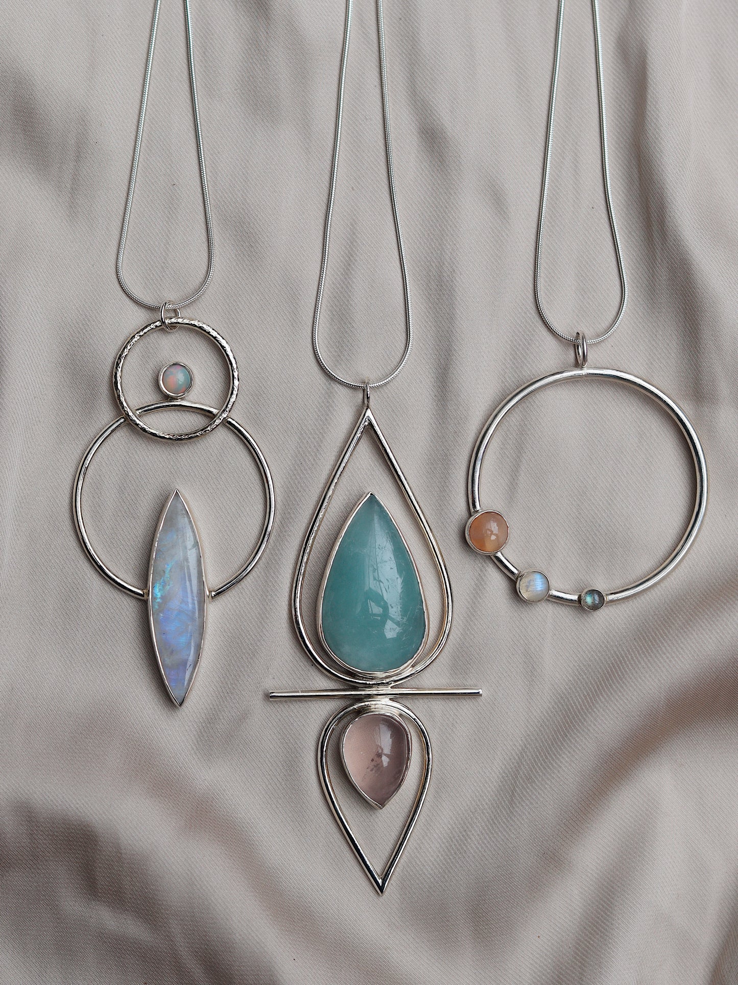 Reine Necklace with rose quartz and aquamarine