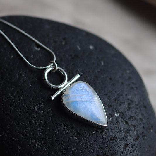 Isa Neckless with Moonstone