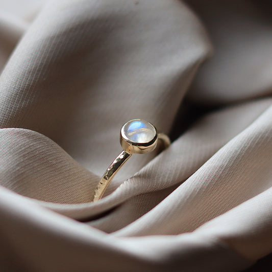 Lunafea Ring with Moonstone (14K gold)