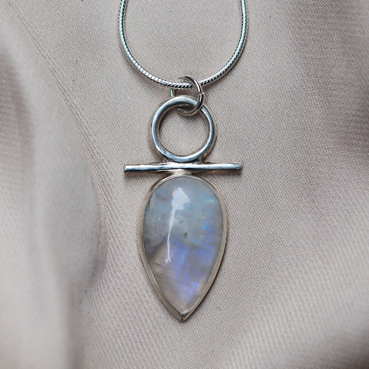 Isa Neckless with Moonstone