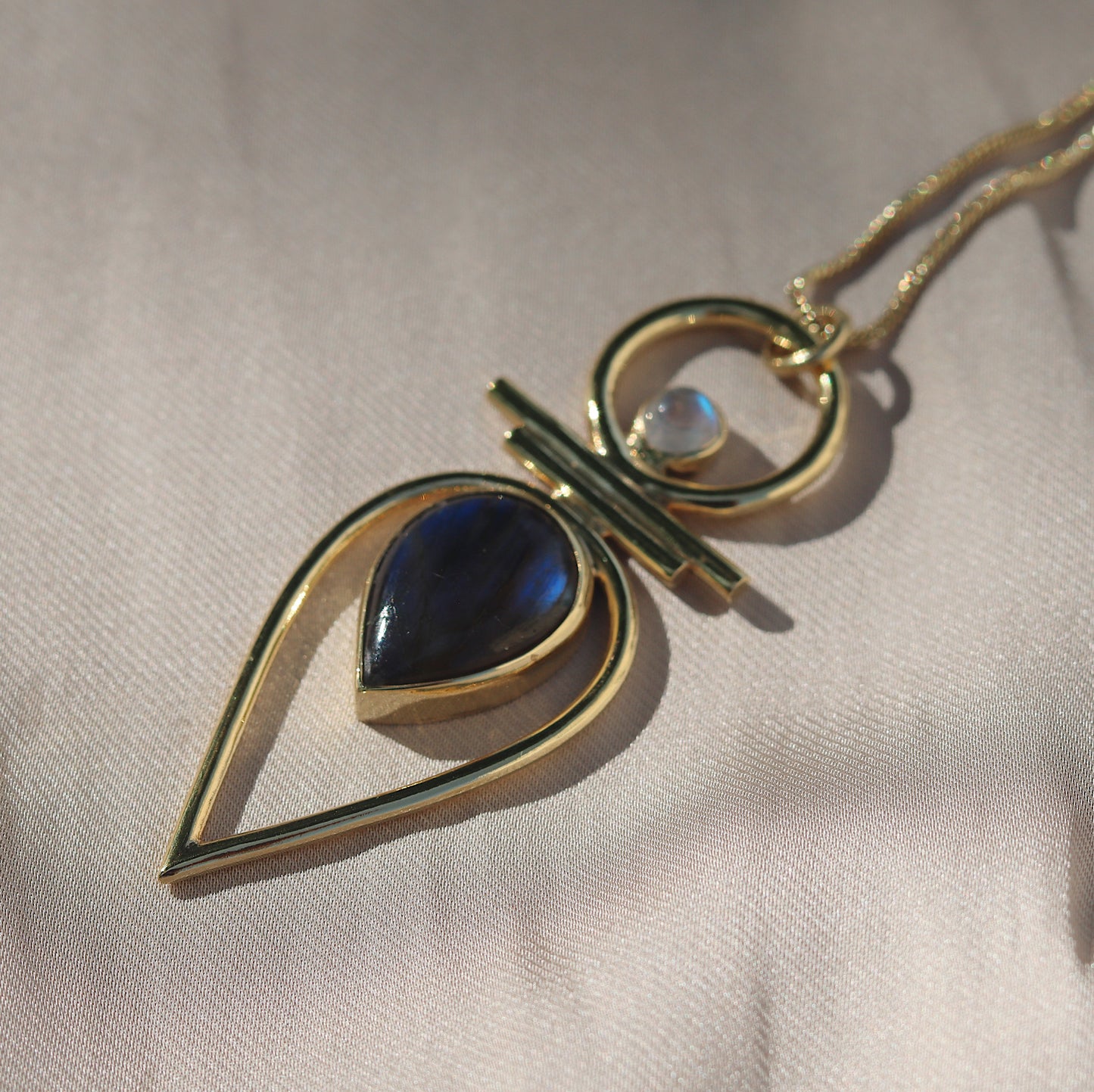 Indah-Juna Necklace with Labradorite and Moonstone