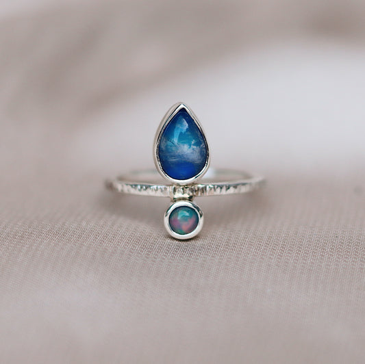 Isa Ring with Opal and Moonstone