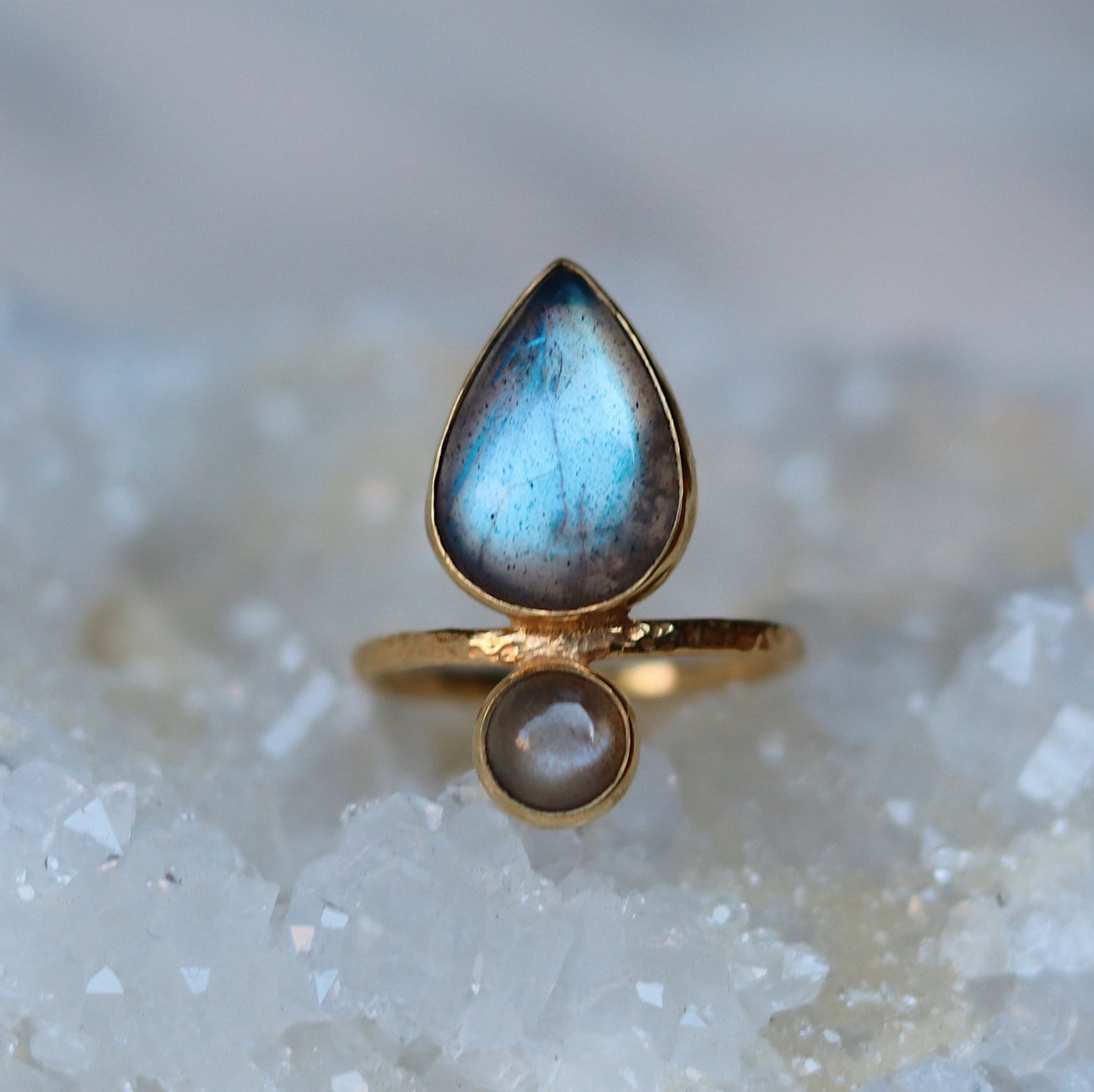 Isa Ring with Cream Moonstone and Labradorite